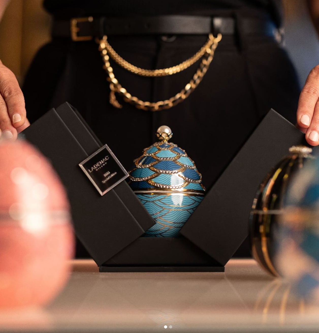 White Harlequin Royal Egg Luxury Candle 220 g